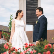 Glückliches Paar an ihrem Hochzeitstag – Hochzeitsfotograf Wolfsburg