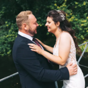 Glückliches Hochzeitspaar – authentische Hochzeitsreportage vom Hochzeitsfotograf Wolfsburg