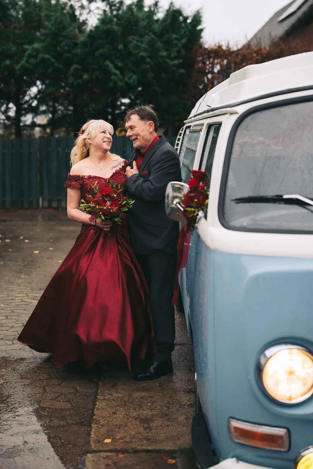 hochzeitsfotograf-wolfsburg-couple-shooting-mit-vw-bus-2 Brautpaar Couple Shooting mit VW Bus