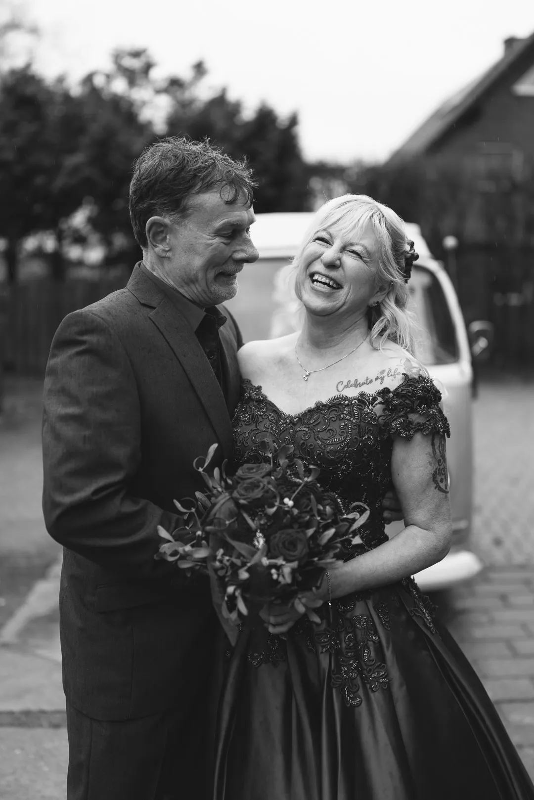 hochzeitsfotograf-wolfsburg-couple-shooting-mit-vw-bus-23 Brautpaar Couple Shooting mit VW Bus