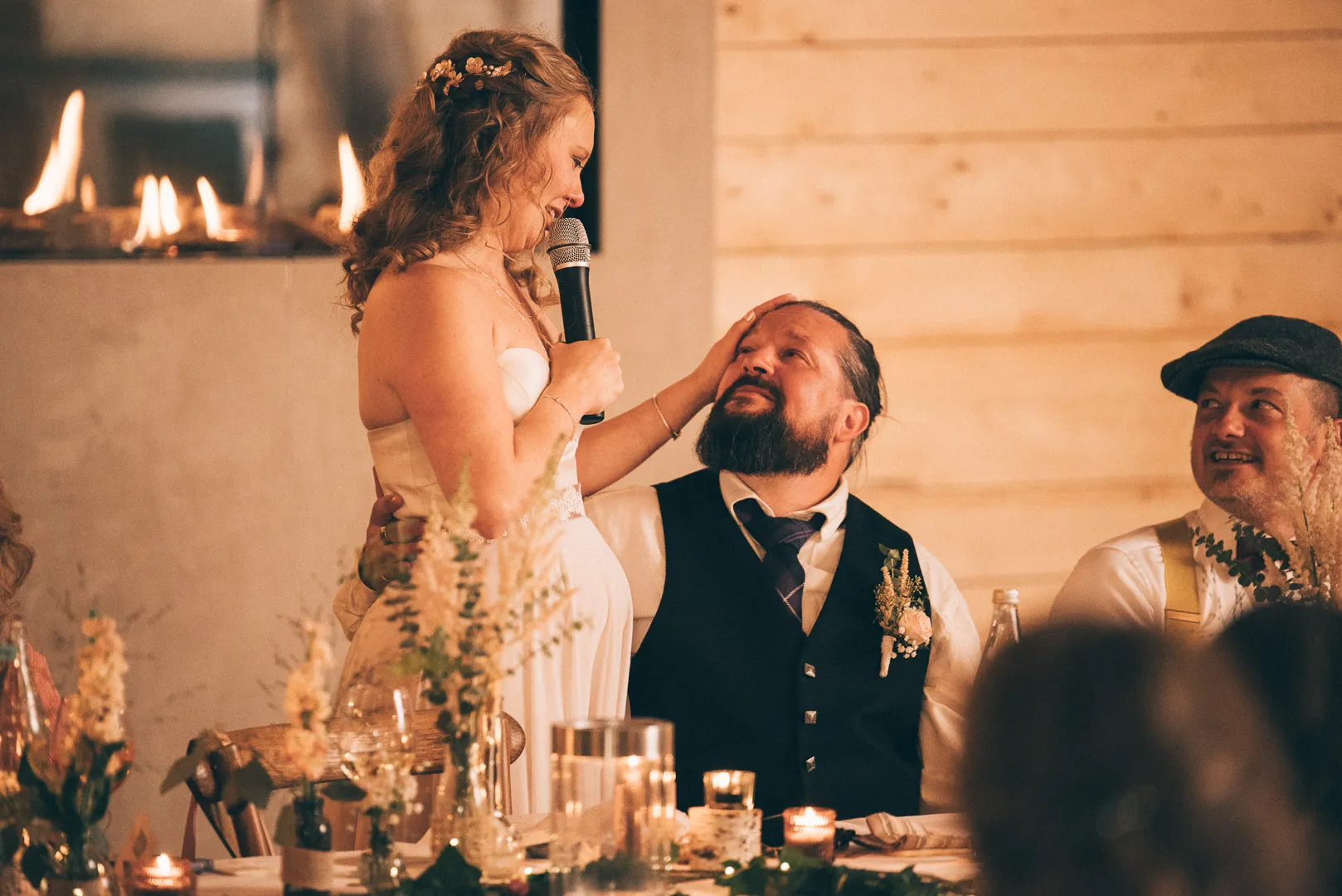 hochzeitsfotograf-wolfsburg-hochzeitsfeier-farminn-wittingen-51 Hochzeitsreportage der Hochzeitsfeier im FarmInn Kakerbeck