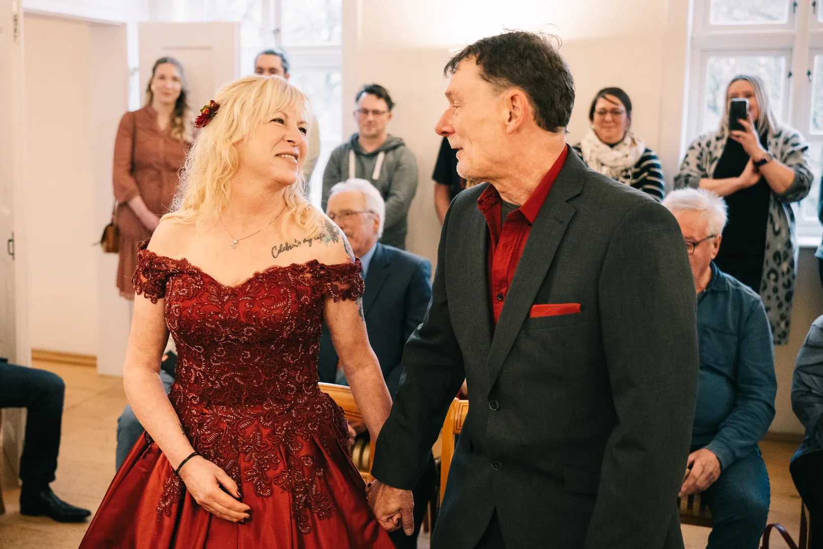 hochzeitsfotograf-wolfsburg-trauung-im-schloss-fallersleben-116 Hochzeitsreportage im Standesamt Schloss Fallersleben