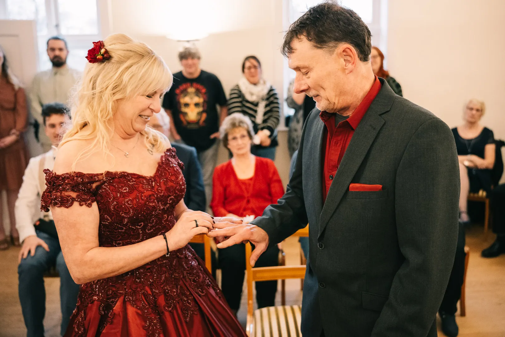 hochzeitsfotograf-wolfsburg-trauung-im-schloss-fallersleben-134 Hochzeitsreportage im Standesamt Schloss Fallersleben